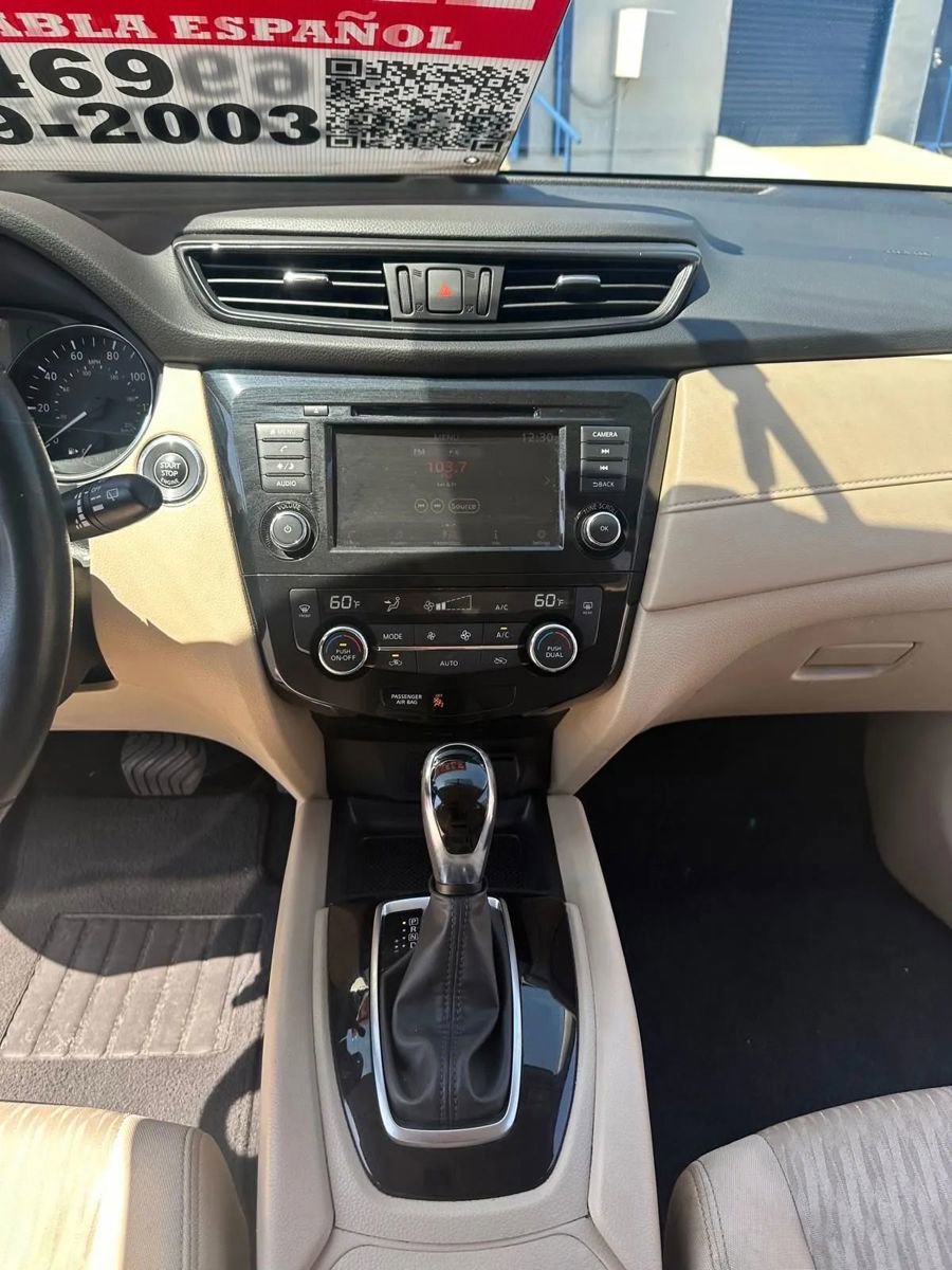 Used 2018 Nissan Rogue SV image 17