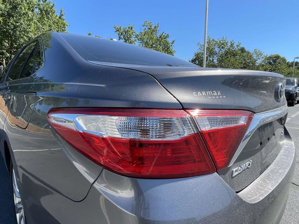 Used 2017 Toyota Camry XLE FWD image 13