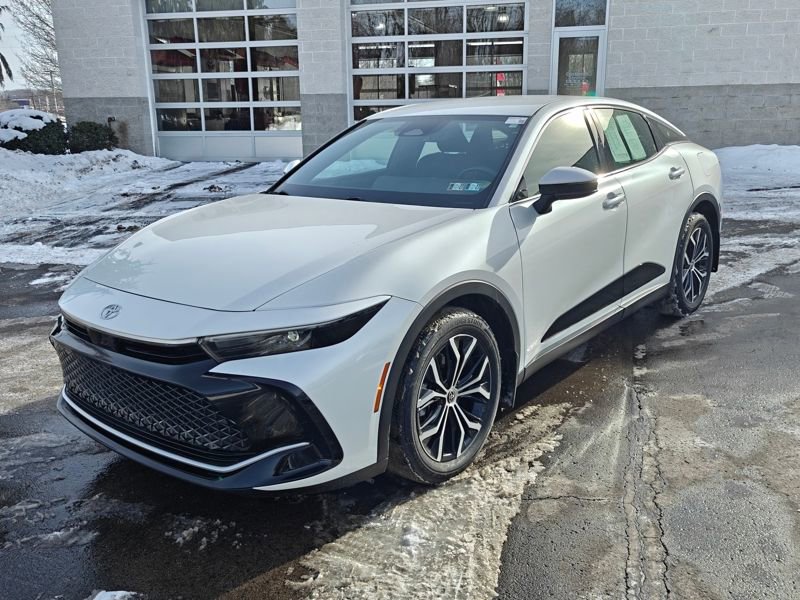 Used 2023 Toyota Crown XLE image 10