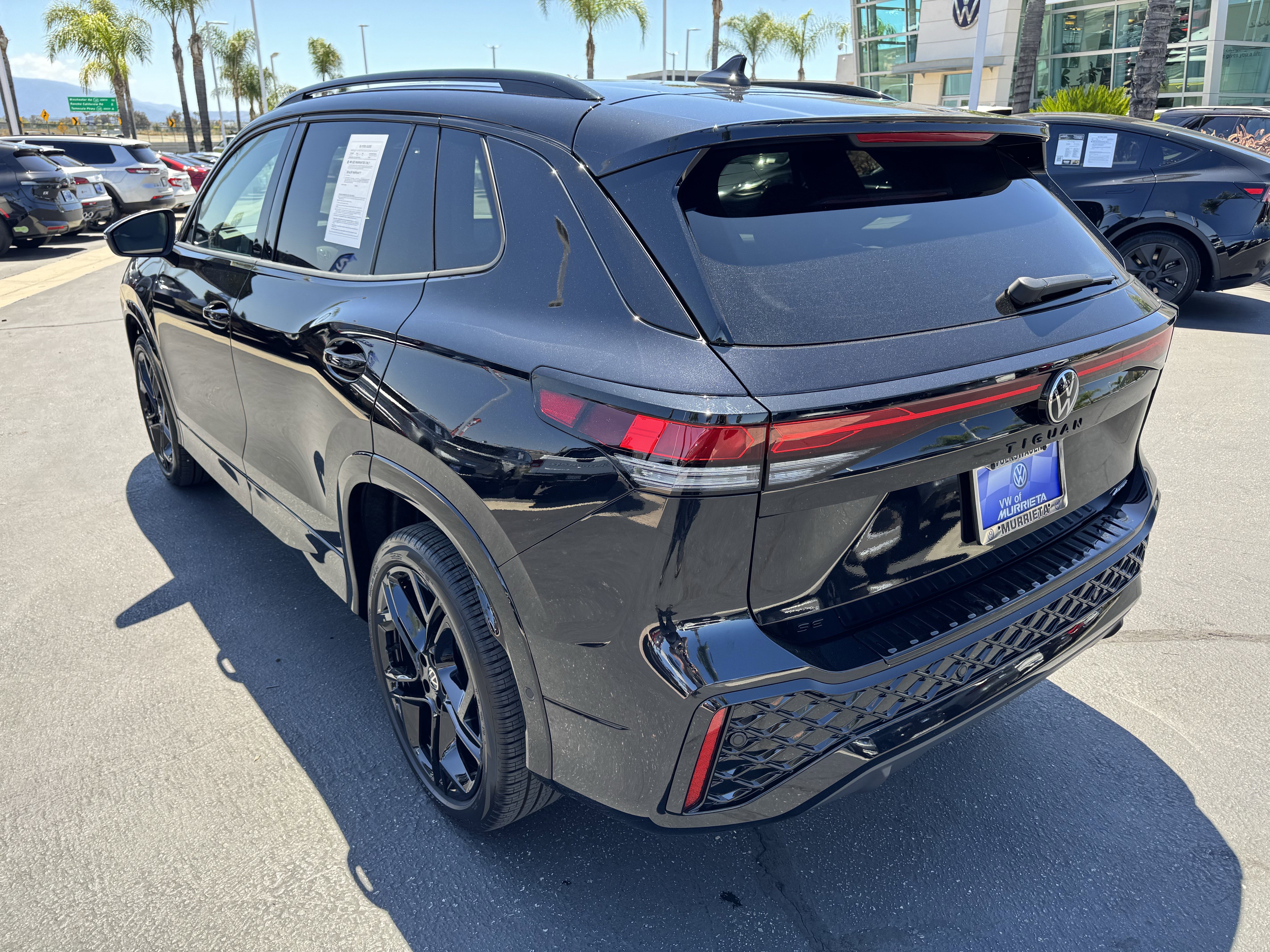 Certified 2026 Volkswagen Tiguan SE R-Line AWD/4WD image 8