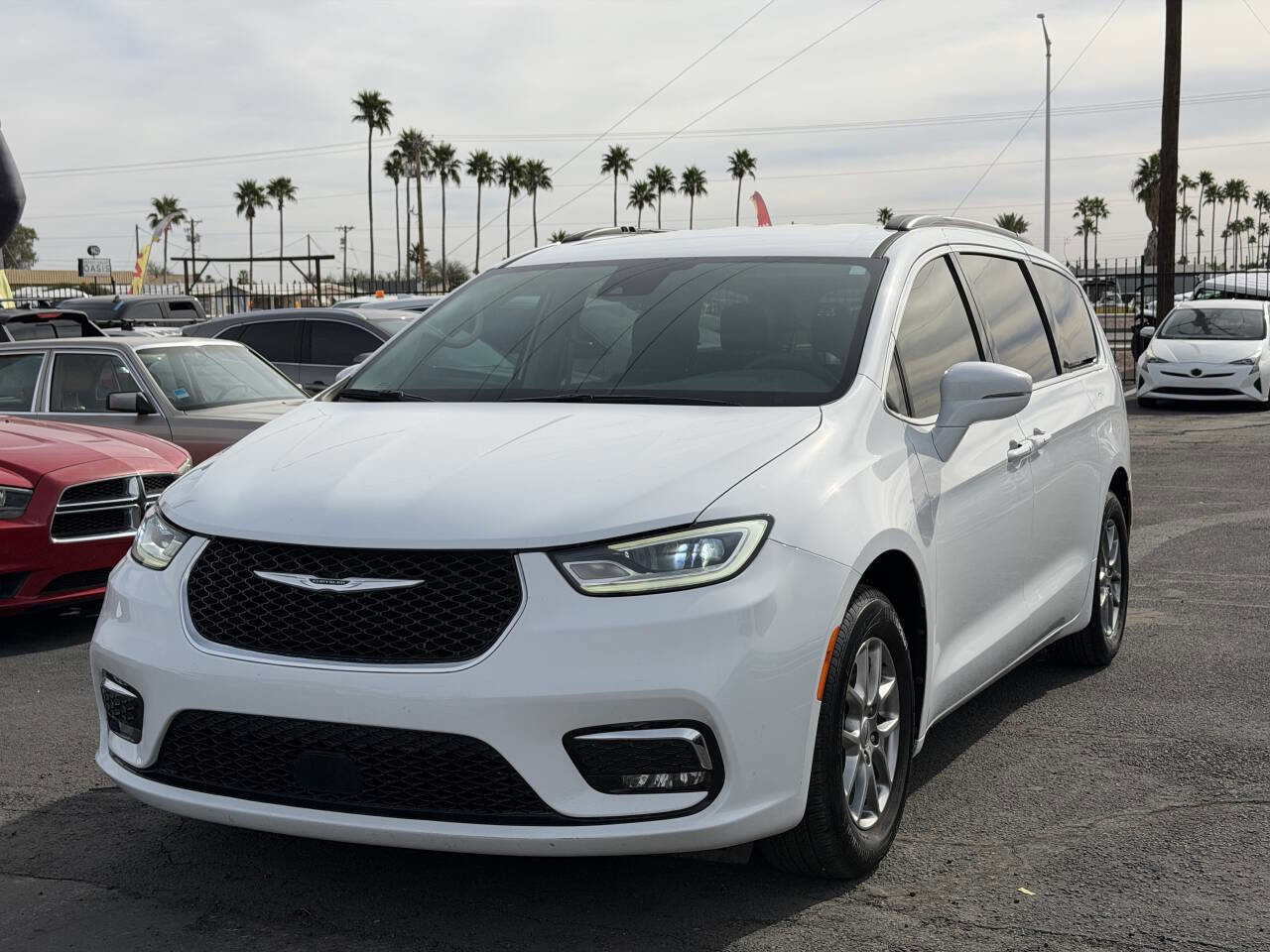 Used 2021 Chrysler Pacifica Touring image 2