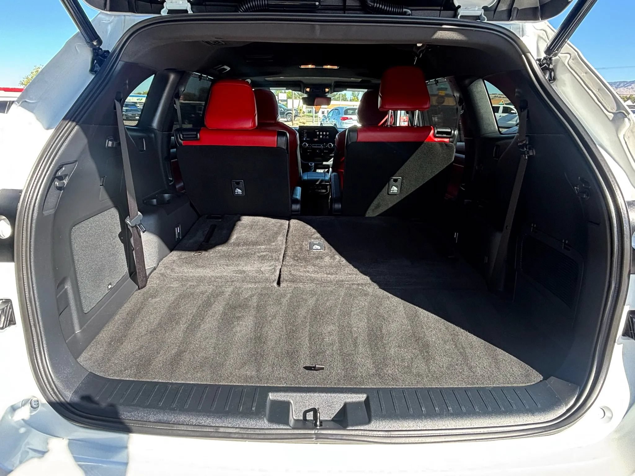Used 2023 Toyota Highlander XSE AWD/4WD image 15