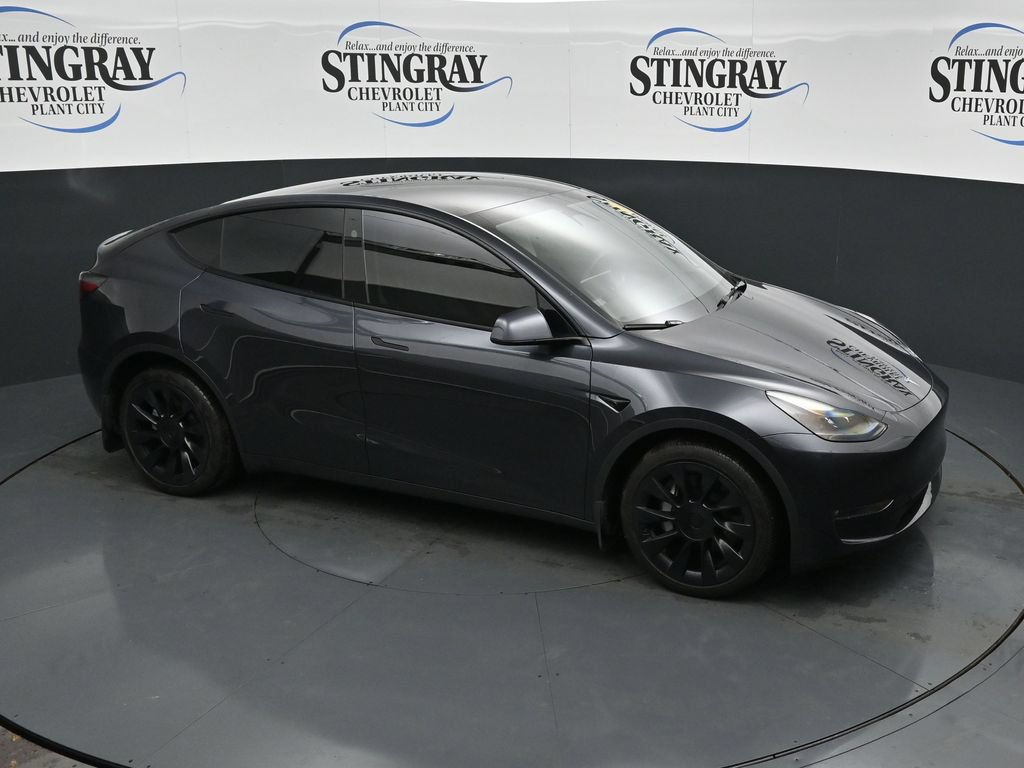 Used 2024 Tesla Model Y Long Range AWD/4WD image 18