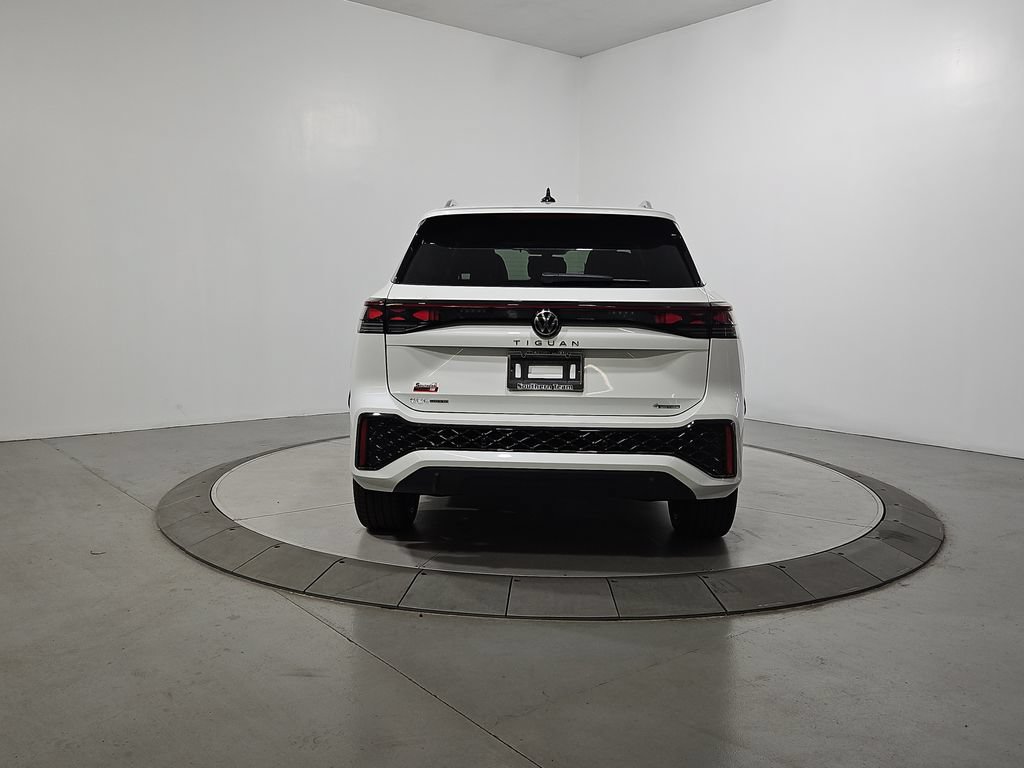 New 2026 Volkswagen Tiguan SEL R-Line AWD/4WD image 4