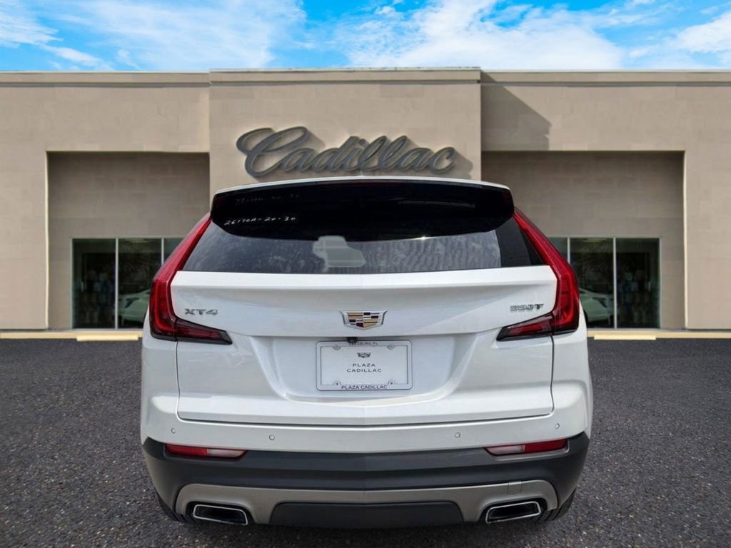 Used 2020 Cadillac XT4 Premium Luxury FWD image 4