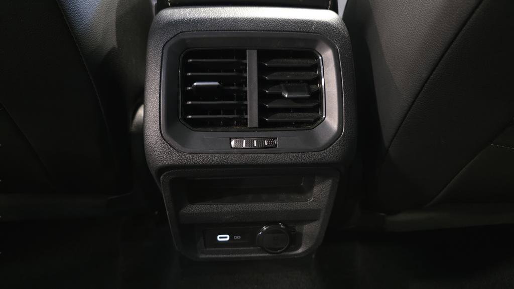 Used 2022 Volkswagen Tiguan SE image 23