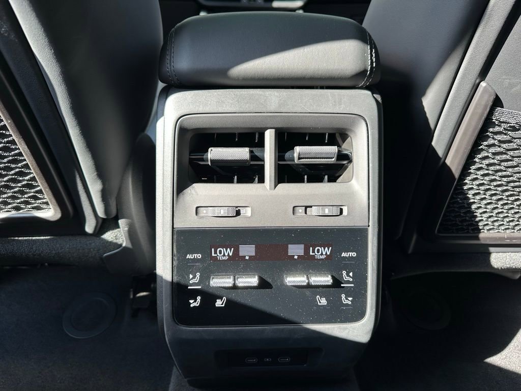 Used 2025 Porsche Macan 4 Electric image 38