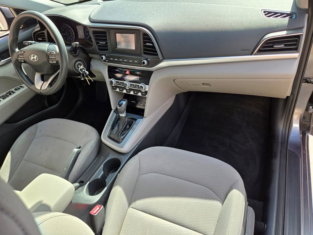 Used 2020 Hyundai Elantra SE FWD image 19