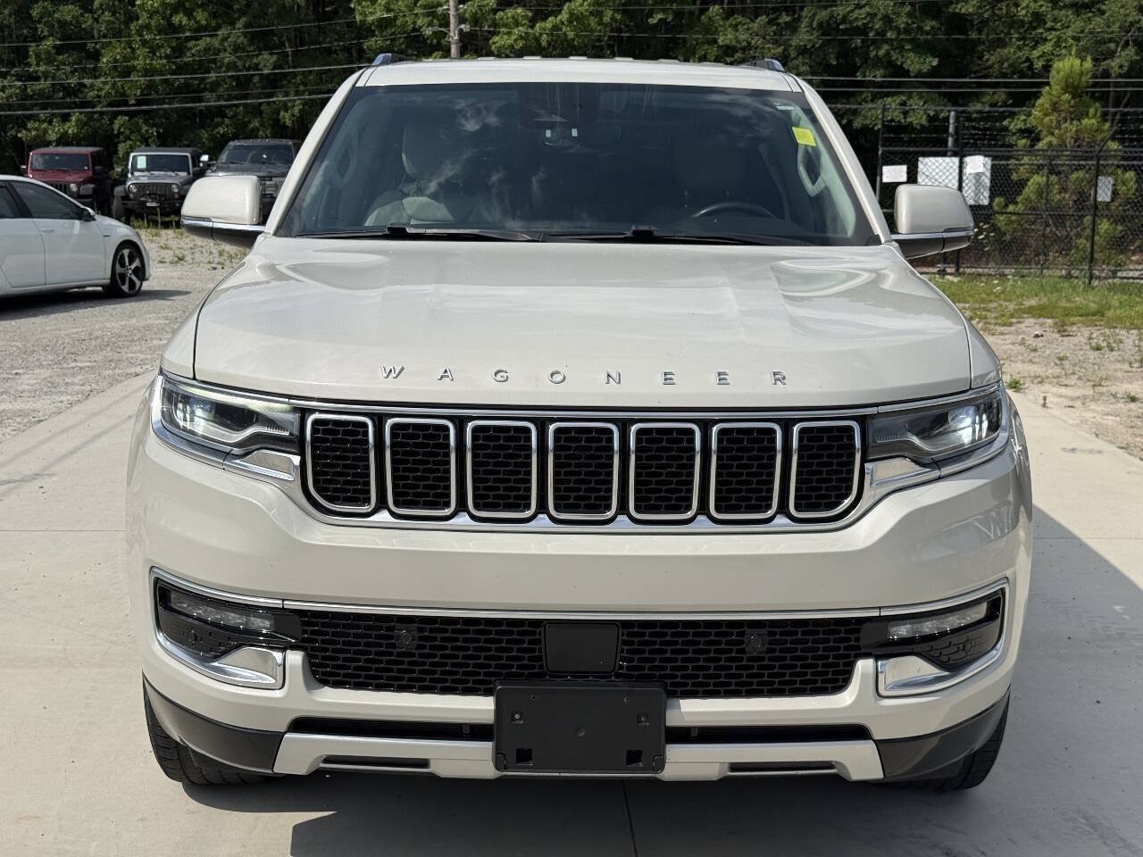 Used 2022 Jeep Wagoneer Series II AWD/4WD image 2