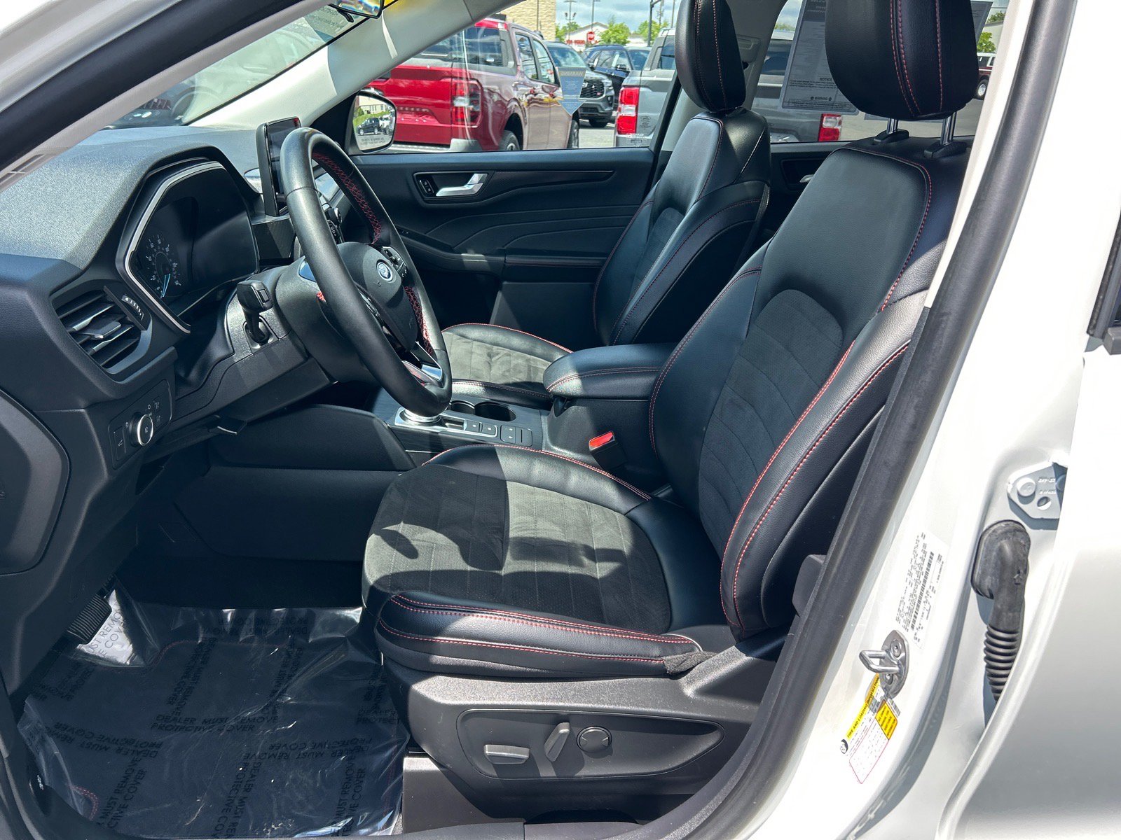 Certified 2022 Ford Escape SEL w/ SEL Stealth AWD Package image 6