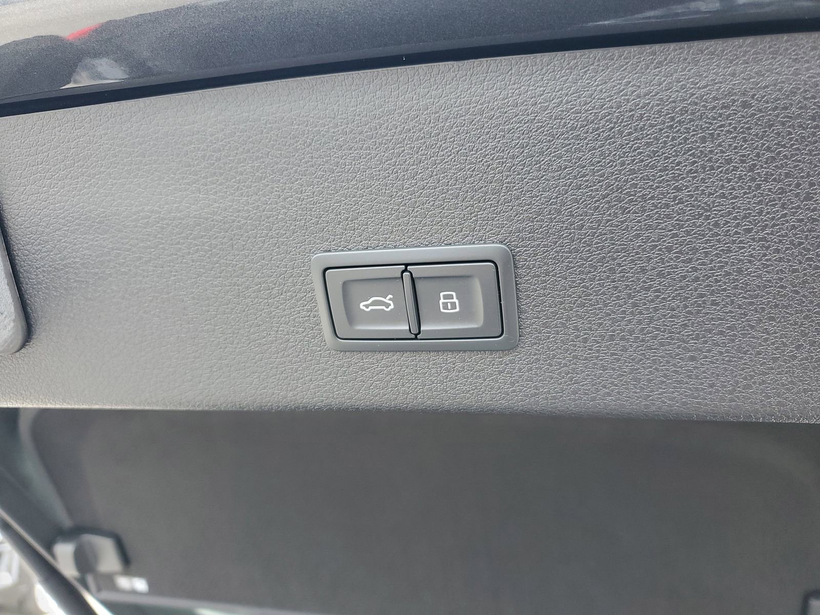 Used 2024 Audi SQ8 e-tron Prestige image 9