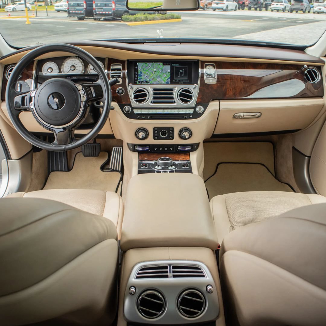 Used 2019 Rolls-Royce Wraith RWD image 36