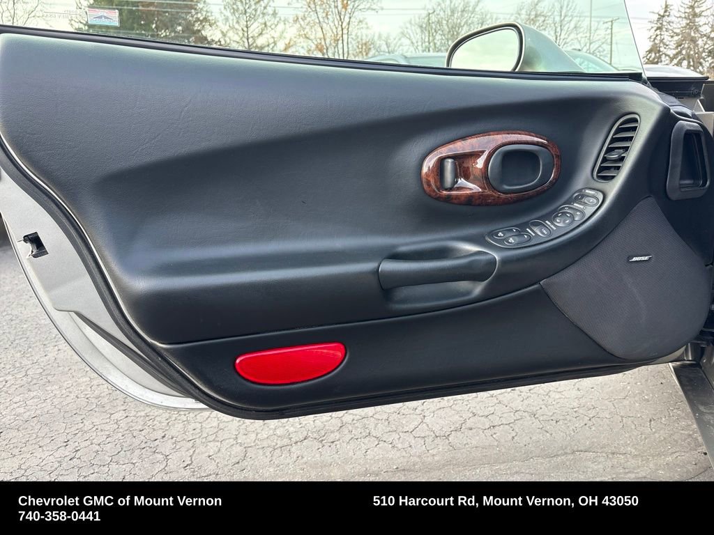 Used 2002 Chevrolet Corvette Coupe w/ Preferred Equipment Group2 image 13