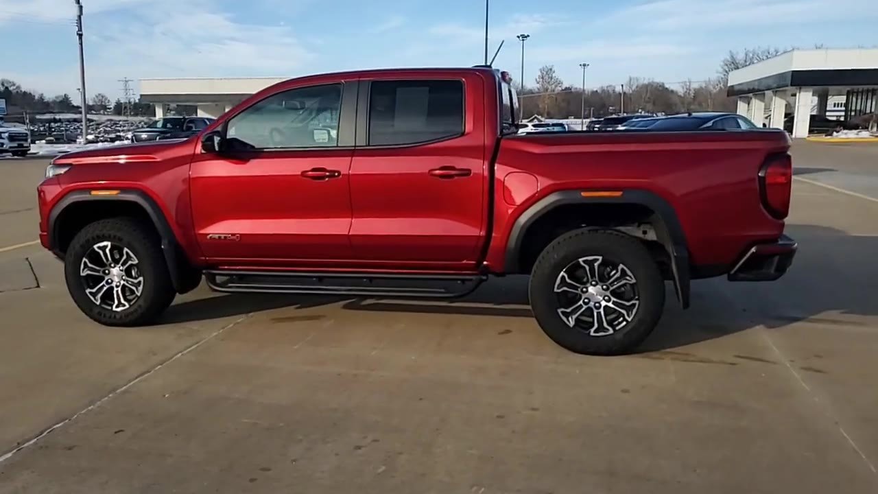 Used 2025 GMC Canyon AT4 w/ Technology Plus Package image 6