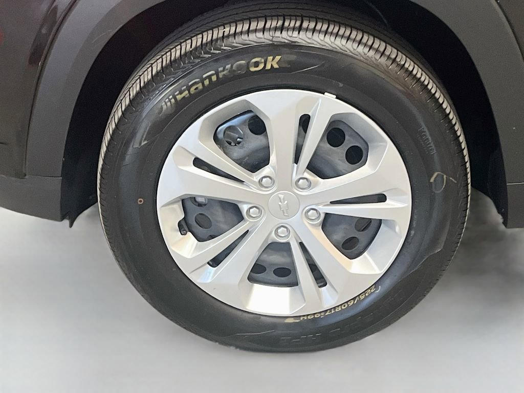 Used 2025 Chevrolet Trax LS w/ Driver Confidence Package FWD image 29