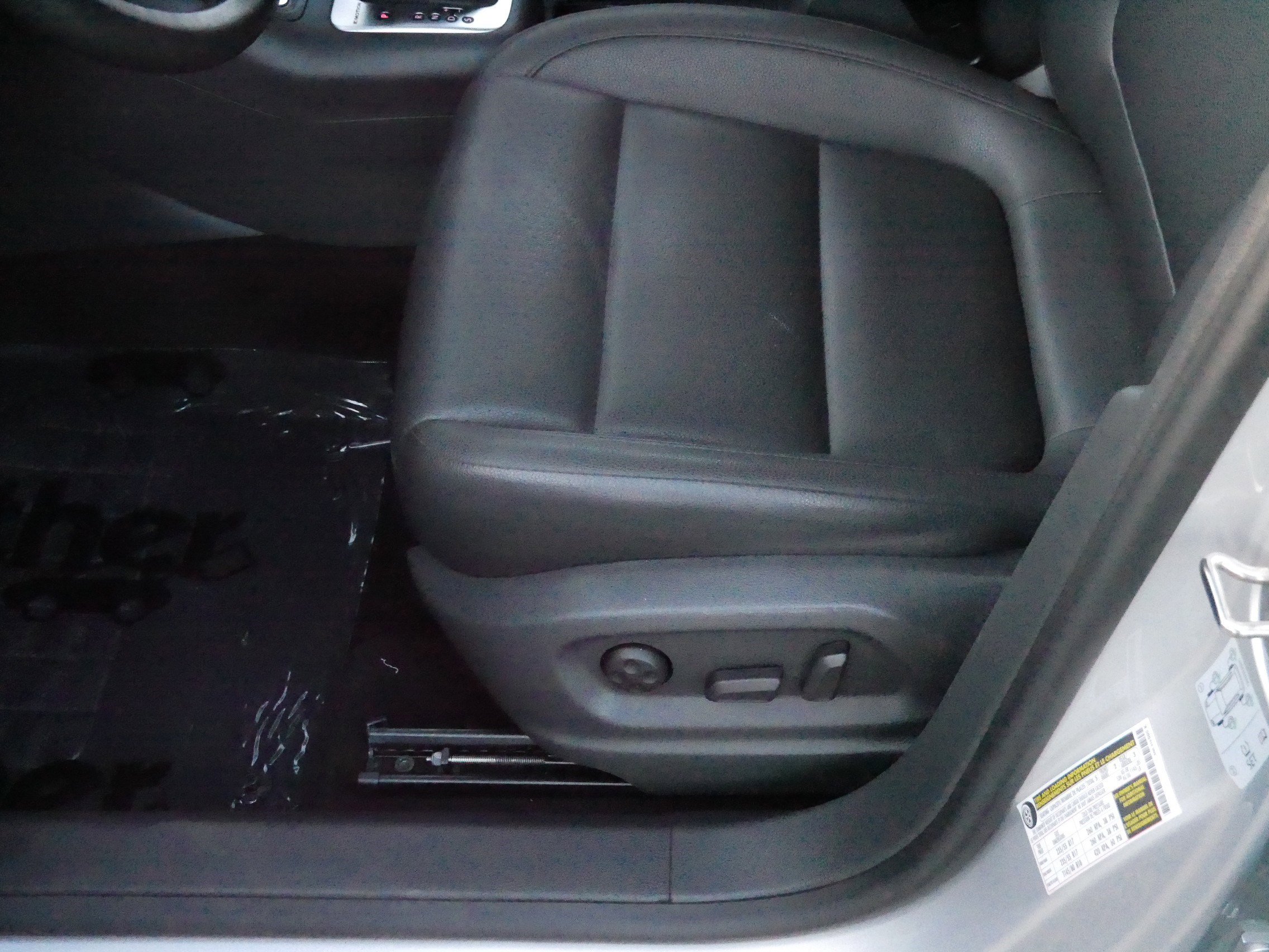 Used 2017 Volkswagen Tiguan Wolfsburg Edition image 20