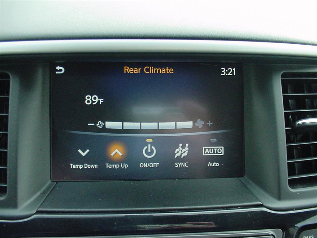 Used 2019 Nissan Pathfinder S AWD/4WD image 11