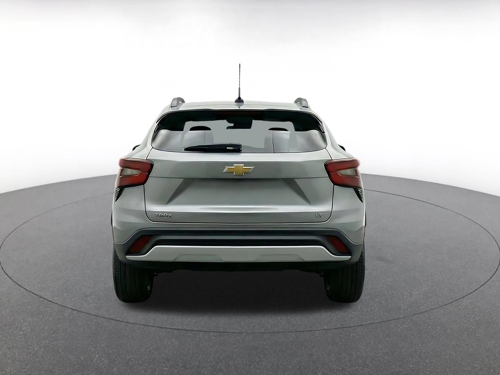 Used 2025 Chevrolet Trax LT FWD image 7