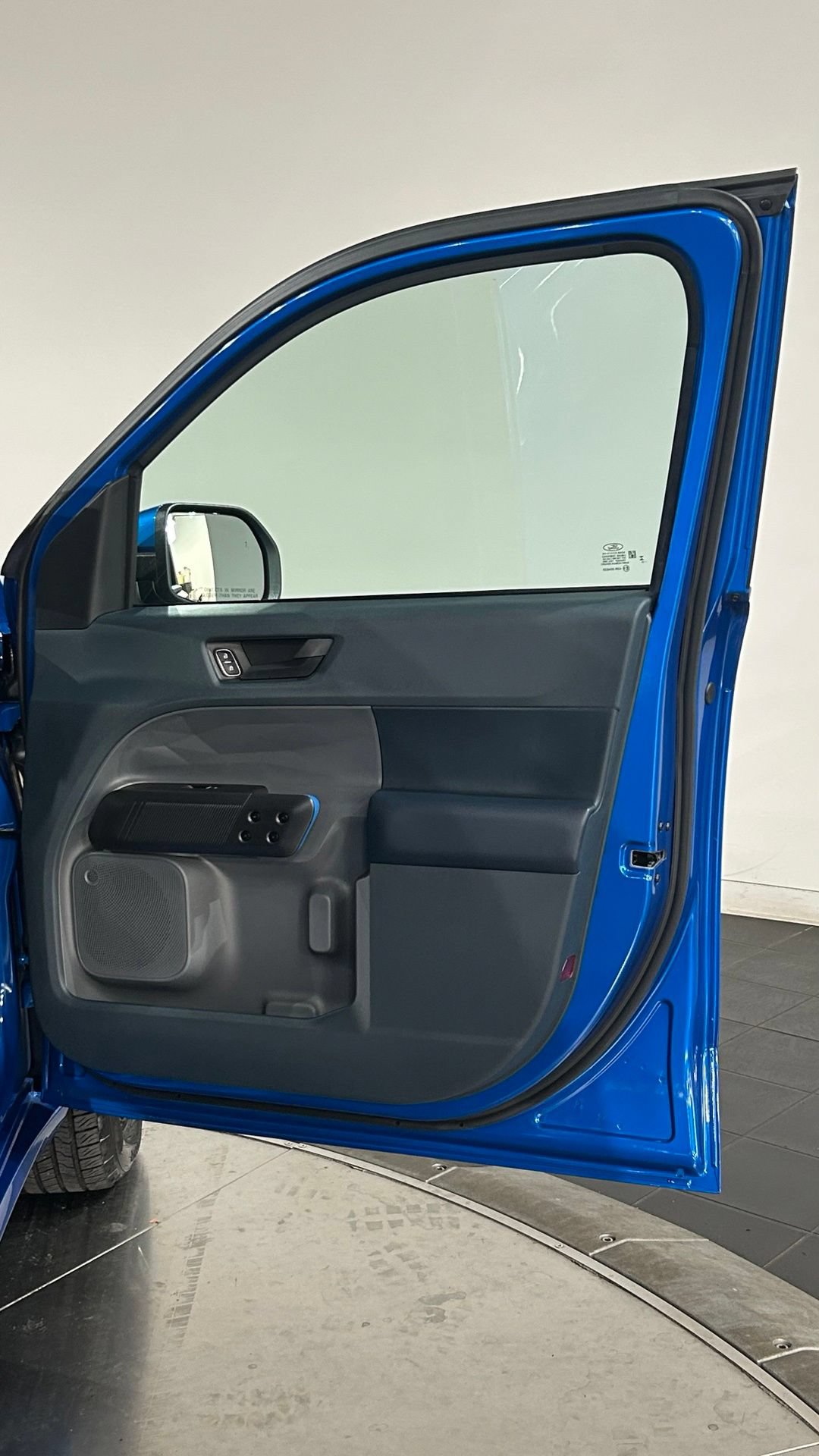 Used 2025 Ford Maverick Lobo AWD/4WD image 47