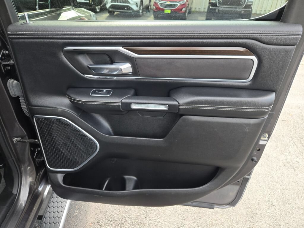 Used 2022 RAM 1500 Laramie AWD/4WD image 10