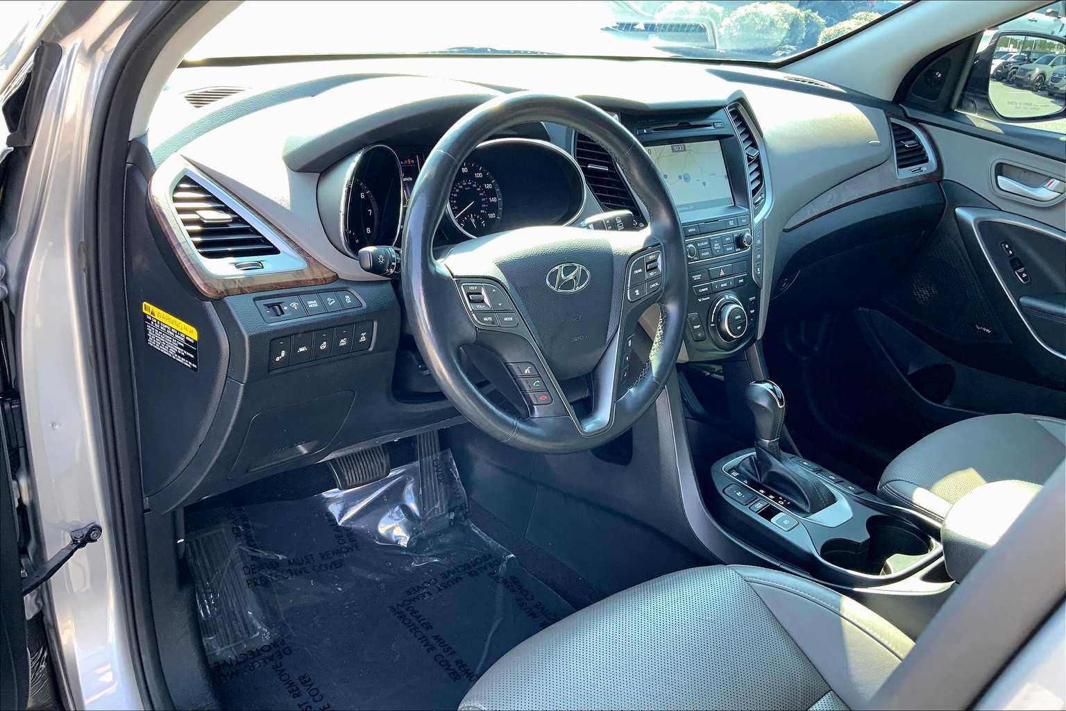 Used 2017 Hyundai Santa Fe Limited AWD/4WD image 18