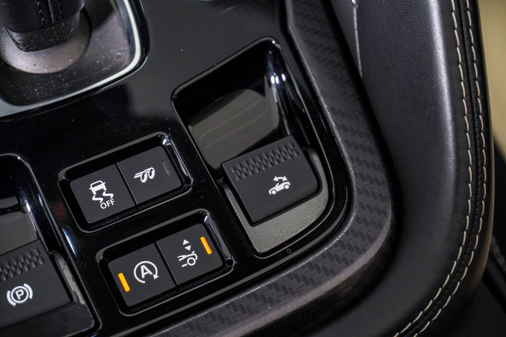 Used 2016 Jaguar F-TYPE R image 30