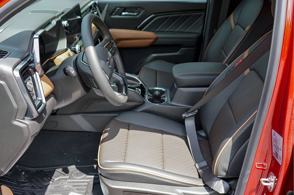 New 2026 GMC Canyon AT4 w/ Technology Plus Package AWD/4WD image 10