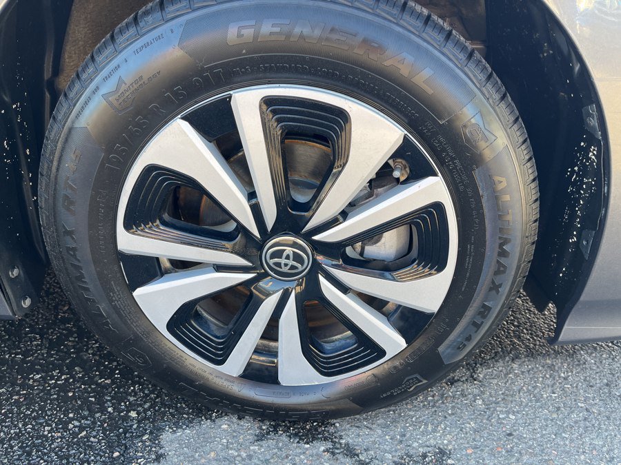 Used 2017 Toyota Prius Prime Plus FWD image 22