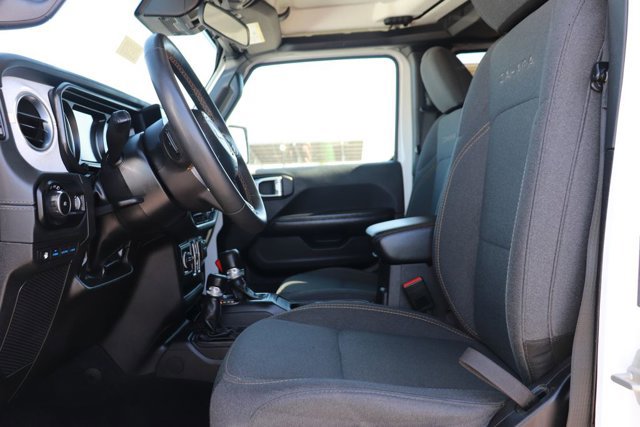 Used 2024 Jeep Wrangler Sahara image 11