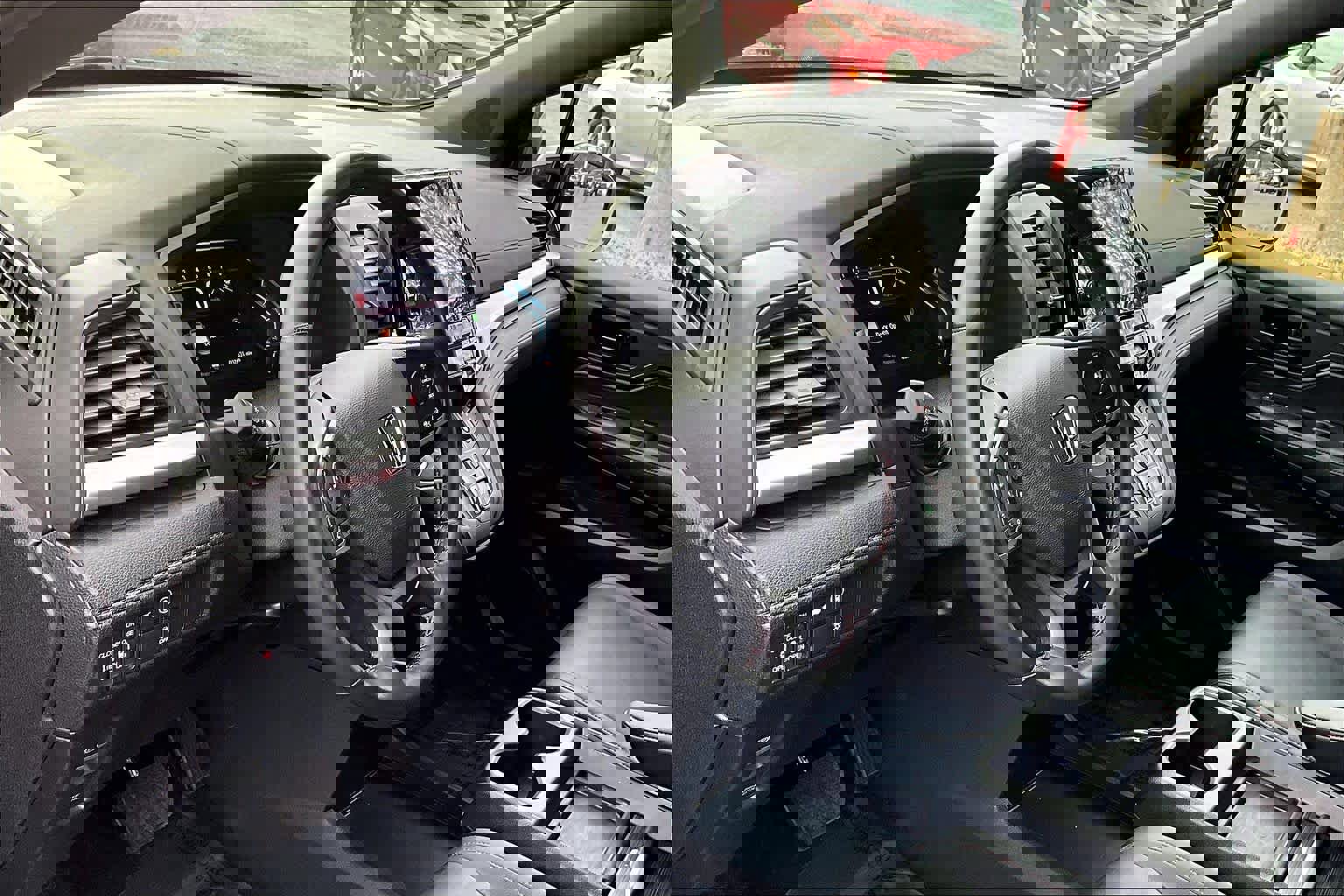 Used 2024 Honda Odyssey Sport image 16