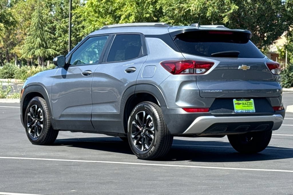 Used 2021 Chevrolet TrailBlazer LT FWD image 3