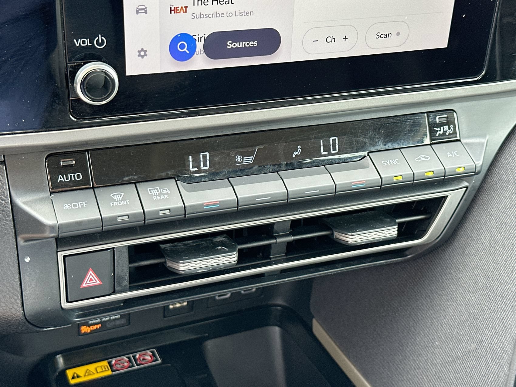 Used 2025 Toyota Camry LE FWD image 18