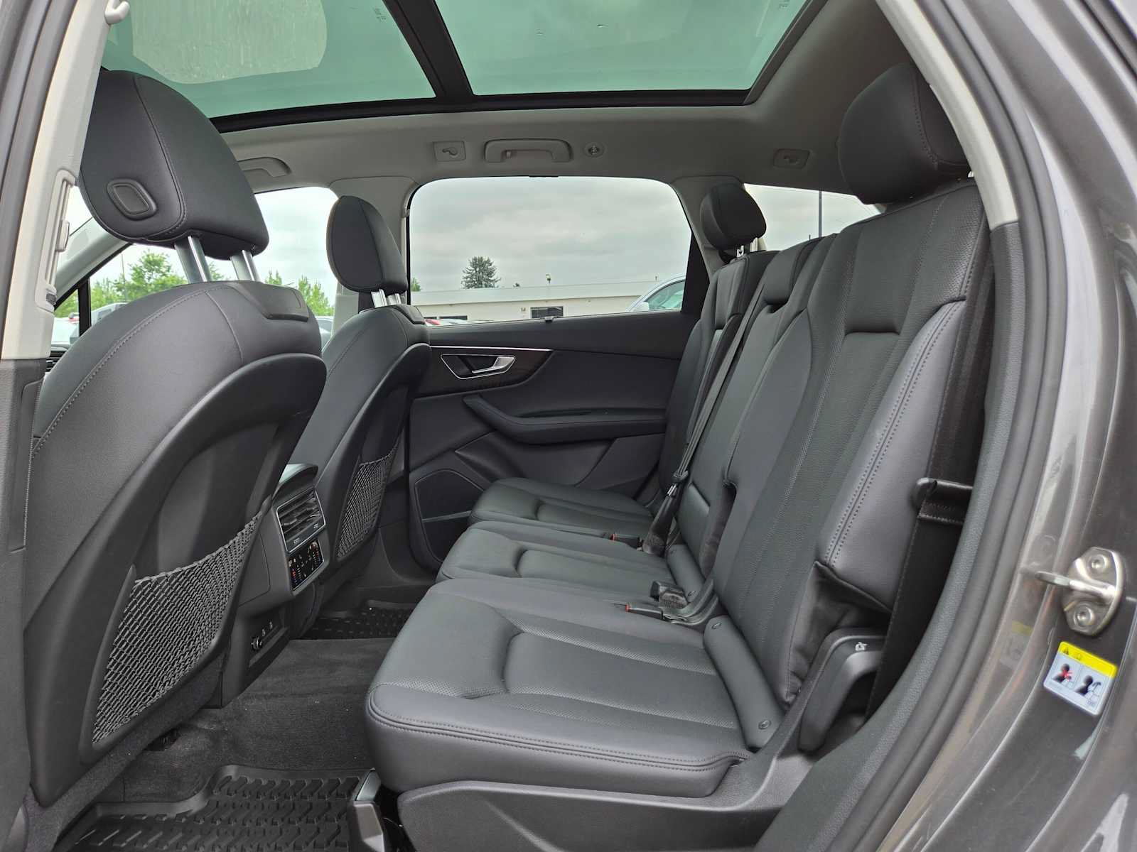 Used 2023 Audi Q7 2.0T Premium Plus w/ Premium Plus Package AWD/4WD image 18