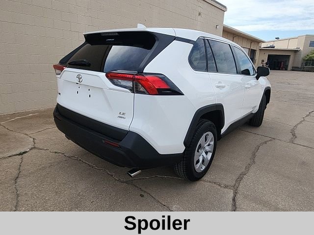 Used 2024 Toyota RAV4 LE AWD/4WD image 7