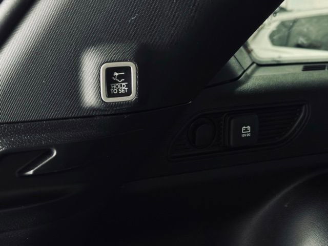 Used 2023 Jeep Grand Cherokee Altitude image 11