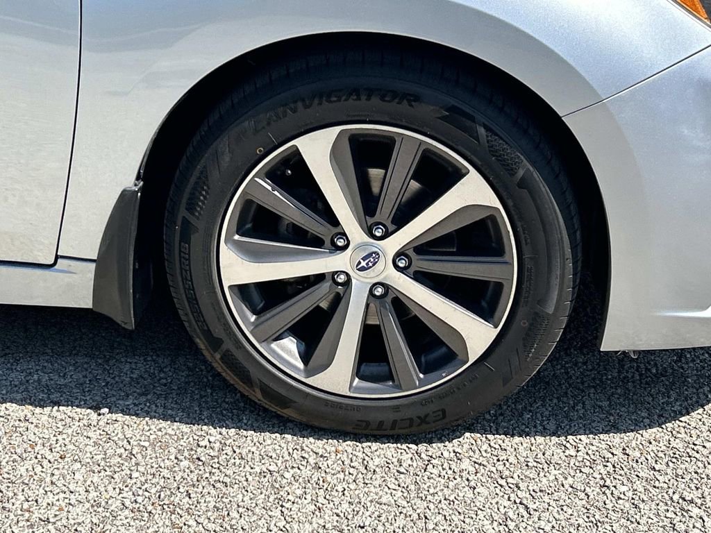 Used 2017 Subaru Legacy 2.5i Limited AWD/4WD image 9