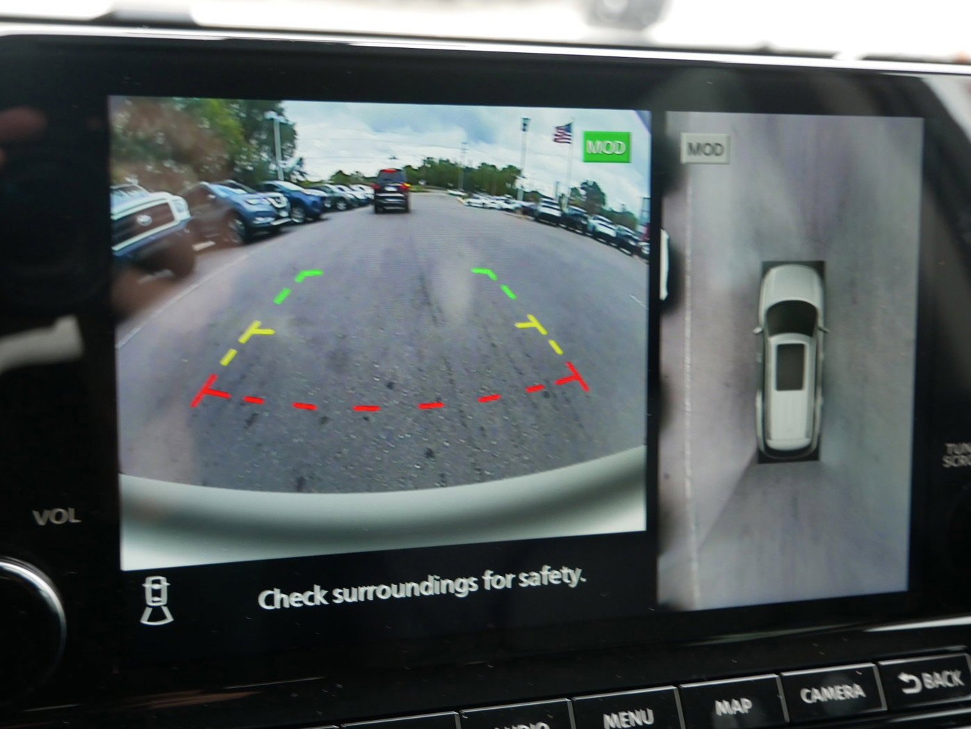 New 2025 Nissan Pathfinder SL image 12