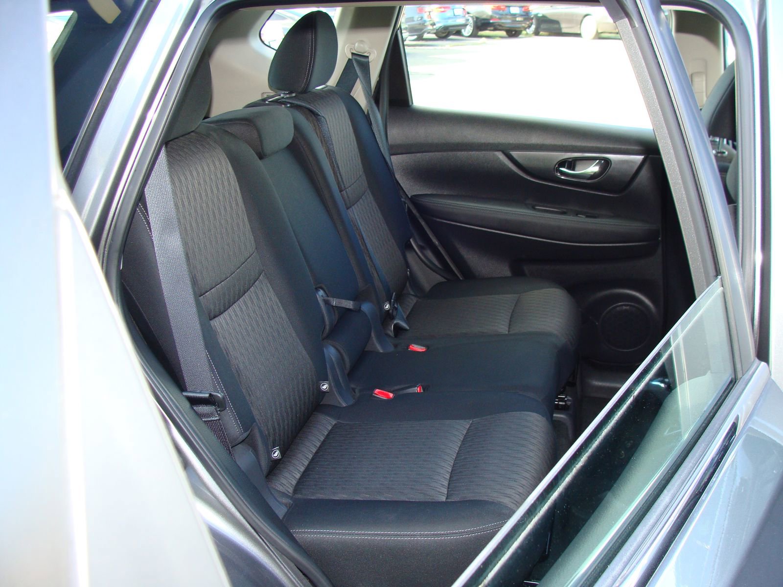 Used 2018 Nissan Rogue S AWD/4WD image 11