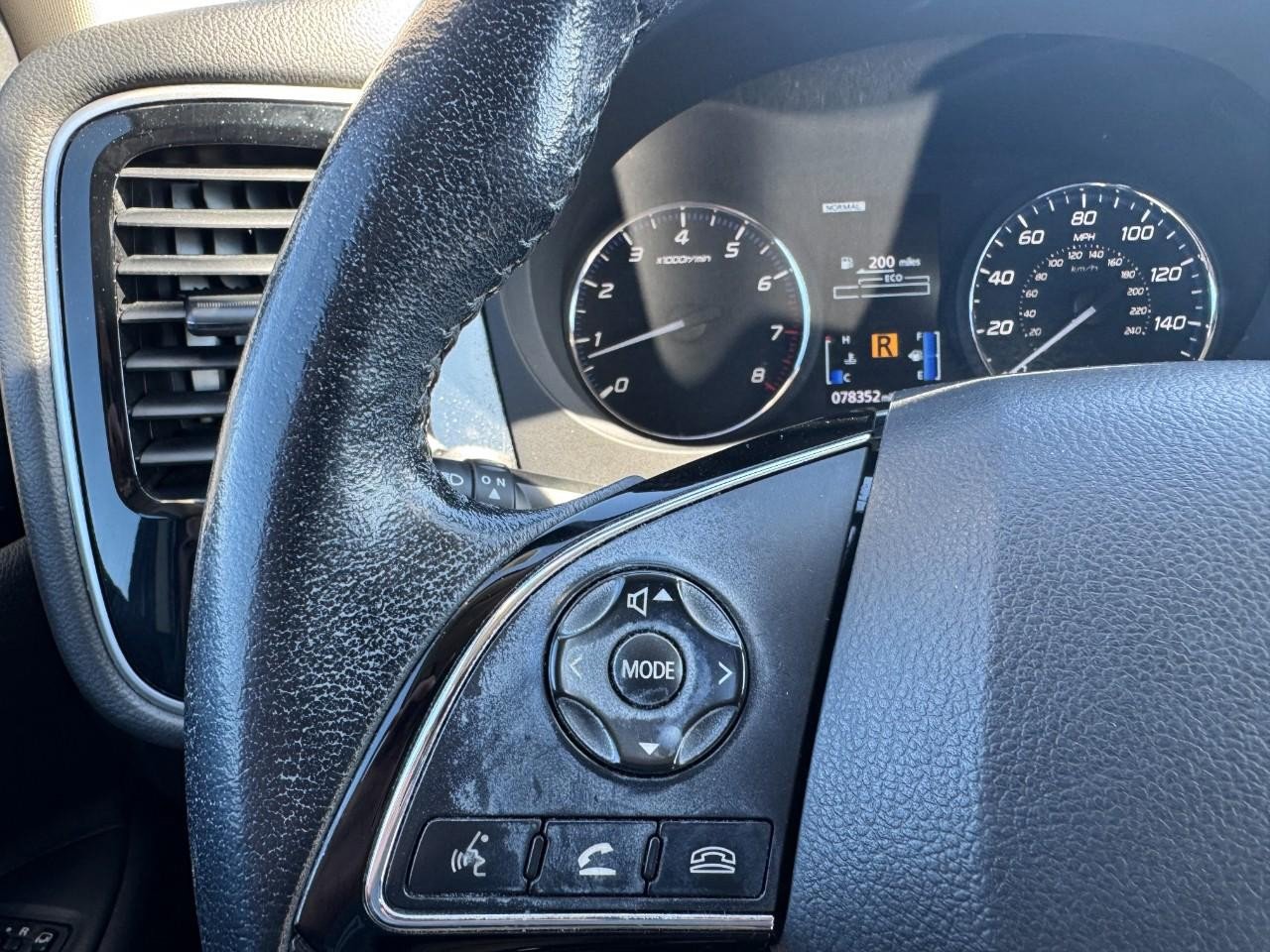 Used 2017 Mitsubishi Outlander SEL image 21