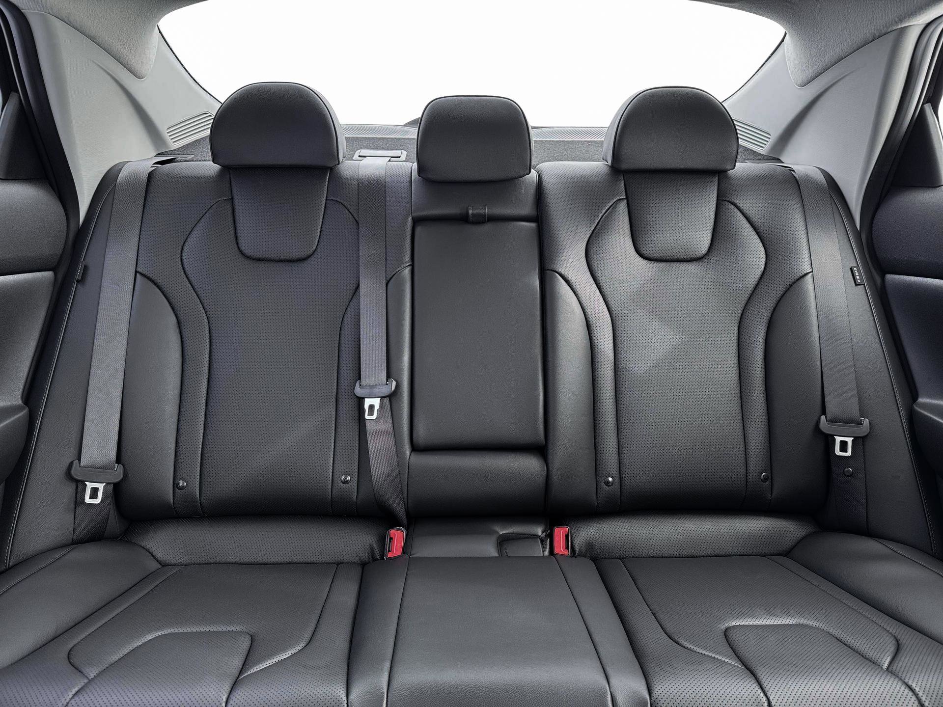 New 2026 Hyundai Elantra Limited FWD image 16