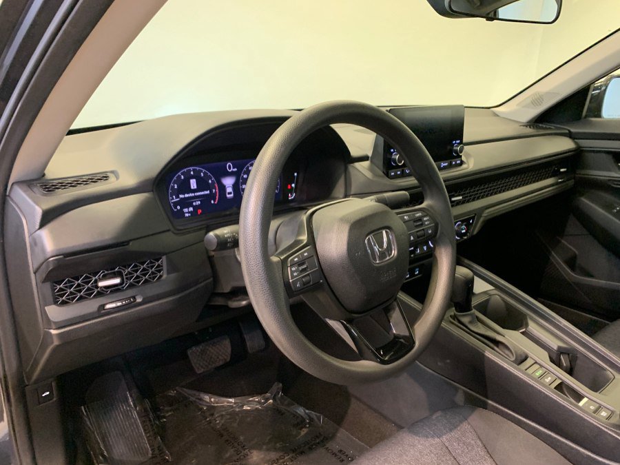 Used 2025 Honda Accord SE image 16