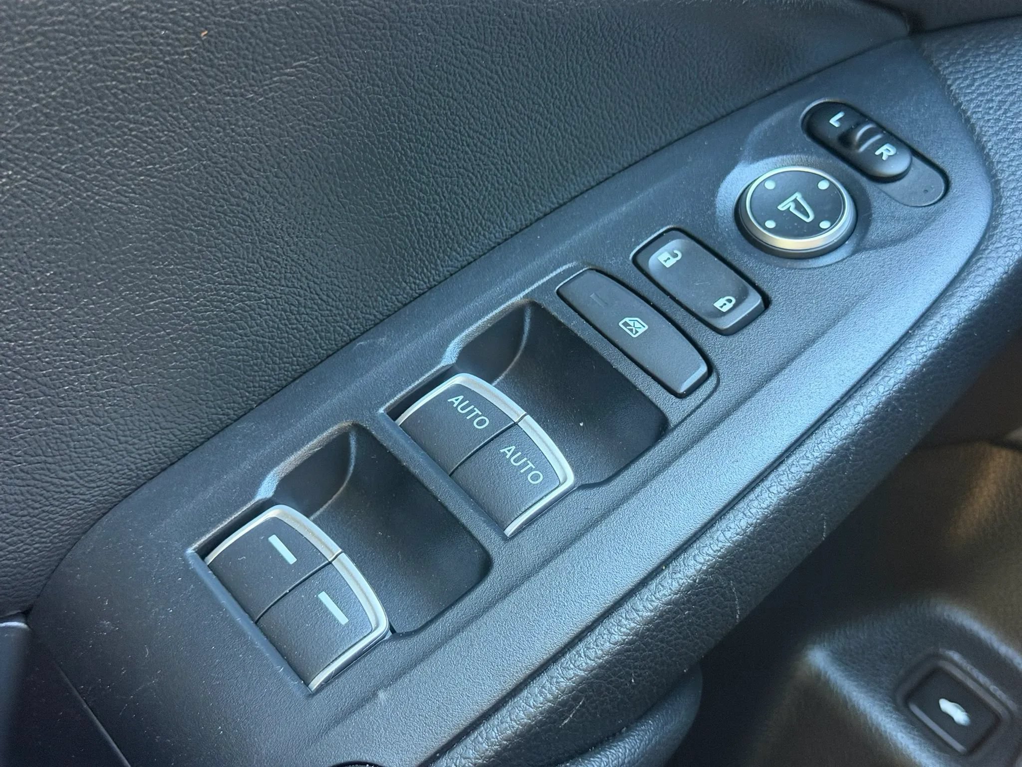 Used 2020 Honda Accord Touring image 17