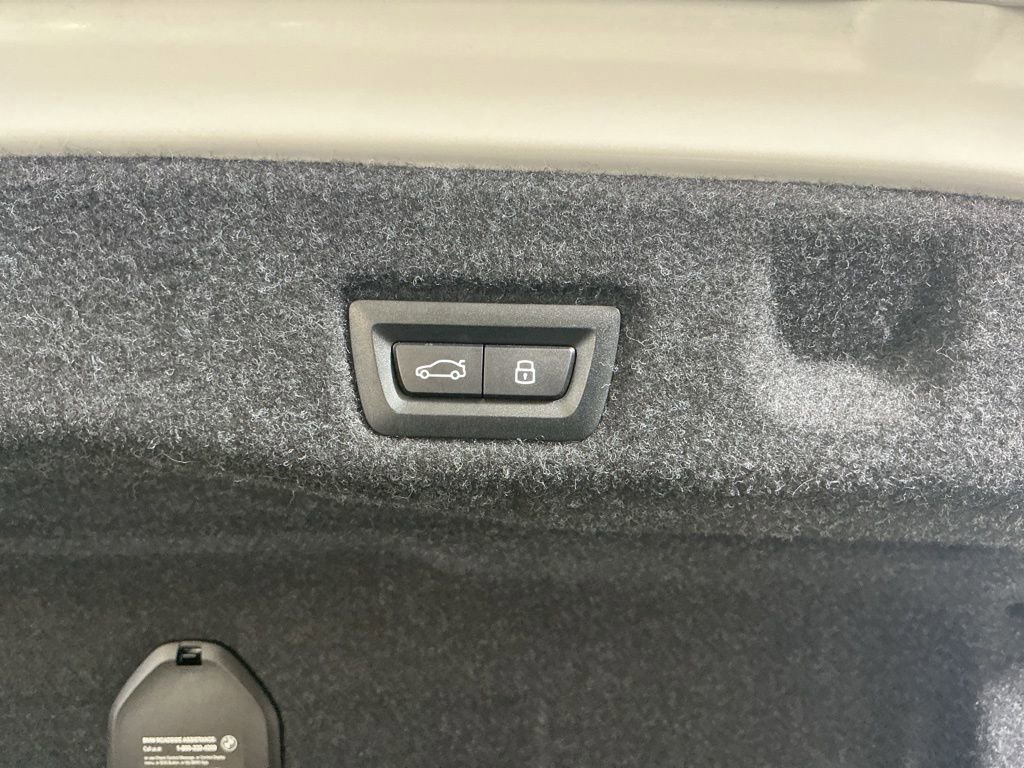 Certified 2025 BMW i5 xDrive40 w/ M Sport Package AWD/4WD image 30