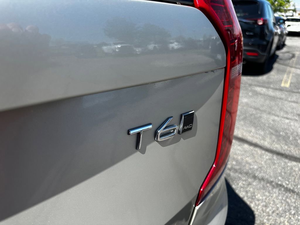 Used 2016 Volvo XC90 T6 Momentum w/ Momentum Plus Package image 16