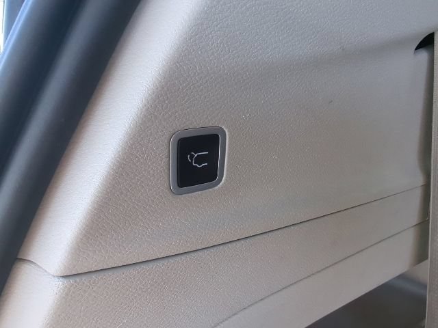 Used 2024 Chrysler Pacifica Touring-L FWD image 35
