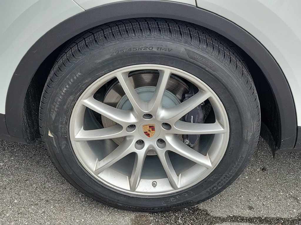 Certified 2026 Porsche Cayenne AWD/4WD image 14