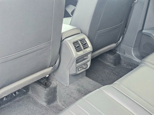 Used 2022 Volkswagen Tiguan SE image 25