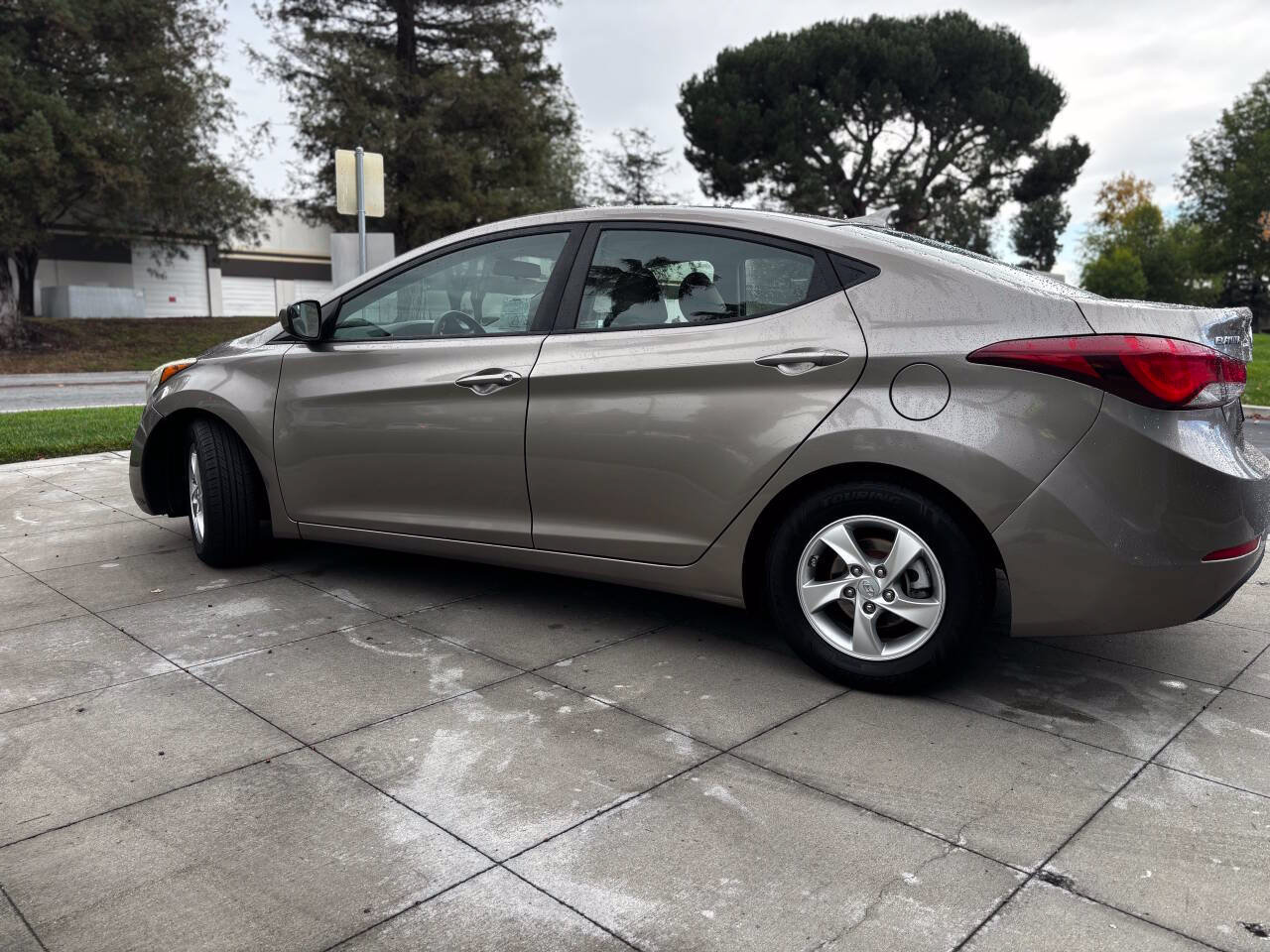 Used 2015 Hyundai Elantra SE FWD image 6