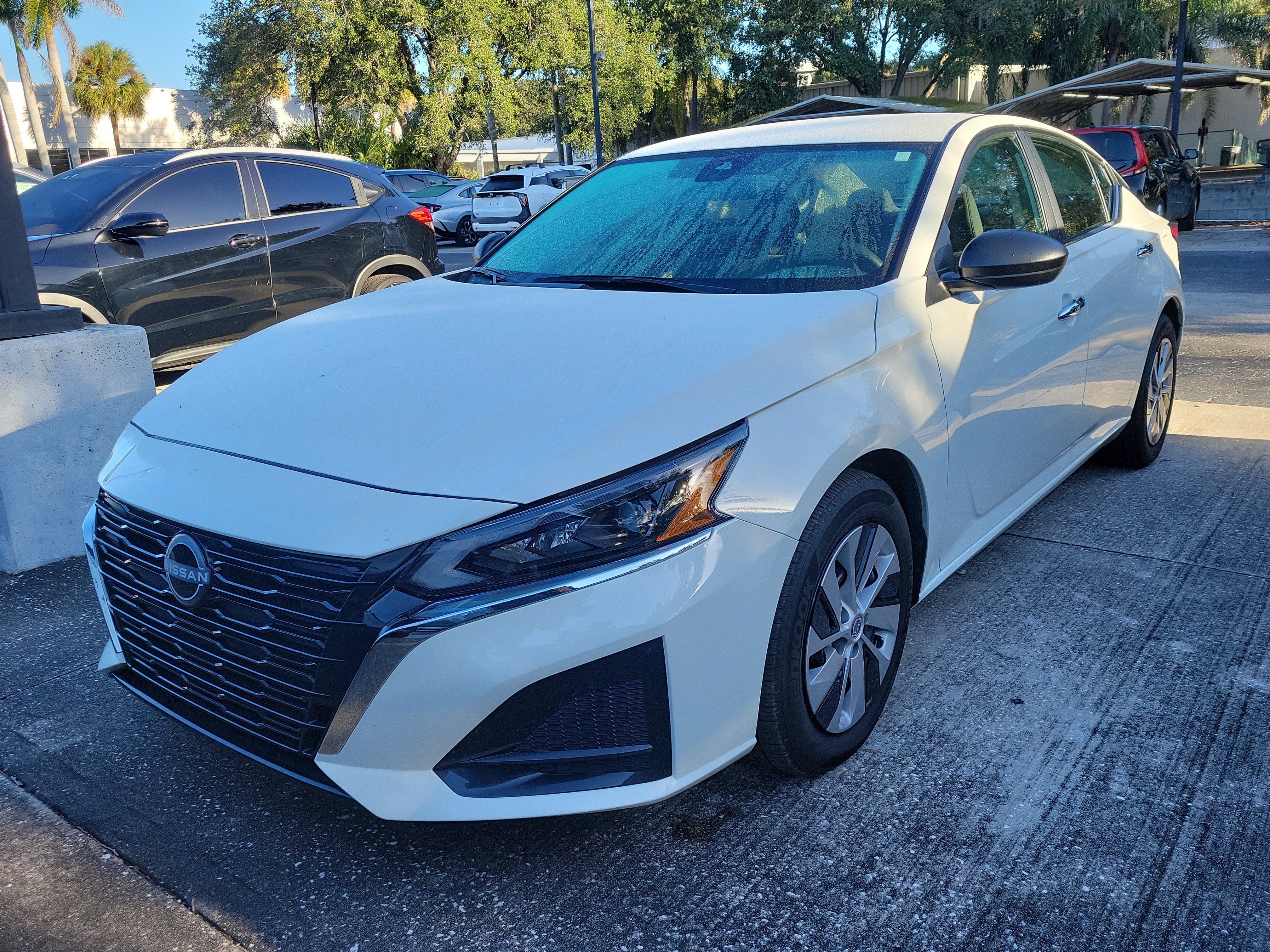 Certified 2025 Nissan Altima 2.5 S FWD image 2
