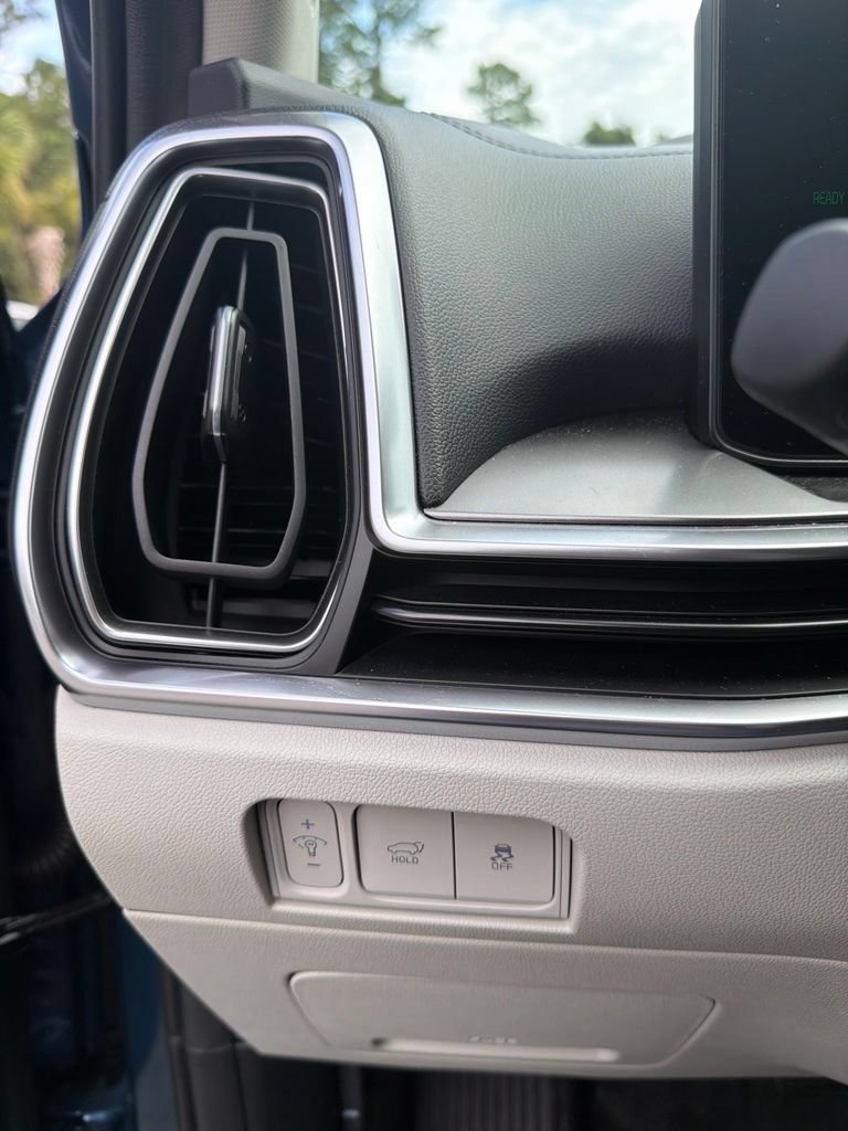 Certified 2025 Kia Sorento EX FWD image 15